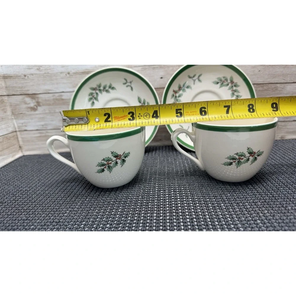 4 Pc Set Vintage Spode Christmas Tree Cups and Saucers S 3324 90's England